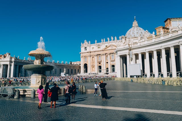 Măreția eternă: Povestea bazilicii Sfântul Petru din inima Romei