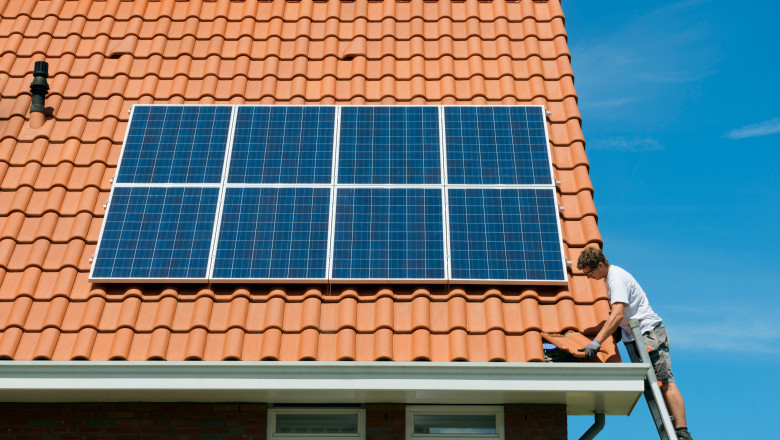 Depozit Solar: Echipamente compatibile pentru sisteme fotovoltaice (panouri, invertor, baterii) fara surprize